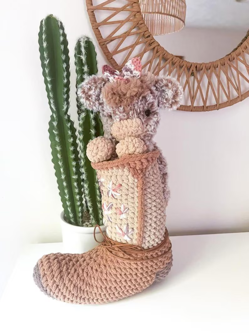 Snuggle-Stitch Charlie: No-Sew Crochet Calf Pattern